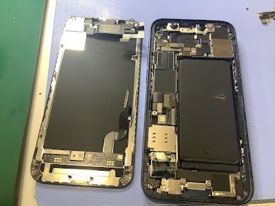 iPhone12miniのバッテリー交換ならデータをそのまま・最短即日修理のスマホ修理工房ラザウォーク甲斐双葉店へ